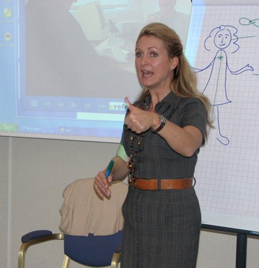 Cornelia Beckmann in einem Seminar
